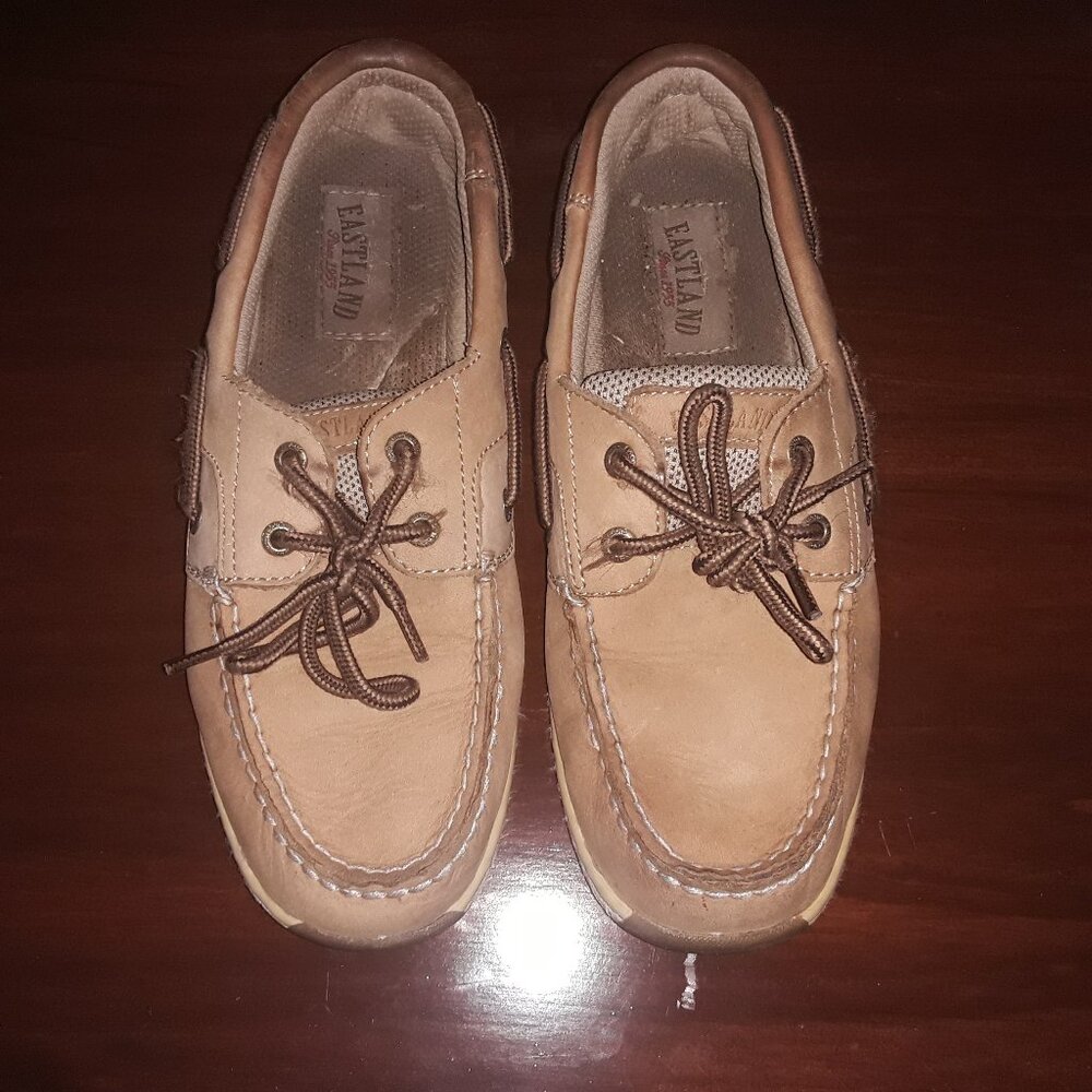 East Land Soltice Boat Shoes, ladies 6 1/2, pre owned good condition